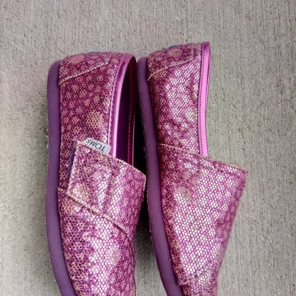 Toms Other - Toms Tiny Classic Glitter Shoes Pink